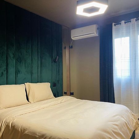 Dea'S Apartment: Hidden Gem Tiranë Ngoại thất bức ảnh