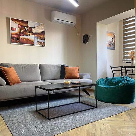 Dea'S Apartment: Hidden Gem Tiranë Ngoại thất bức ảnh