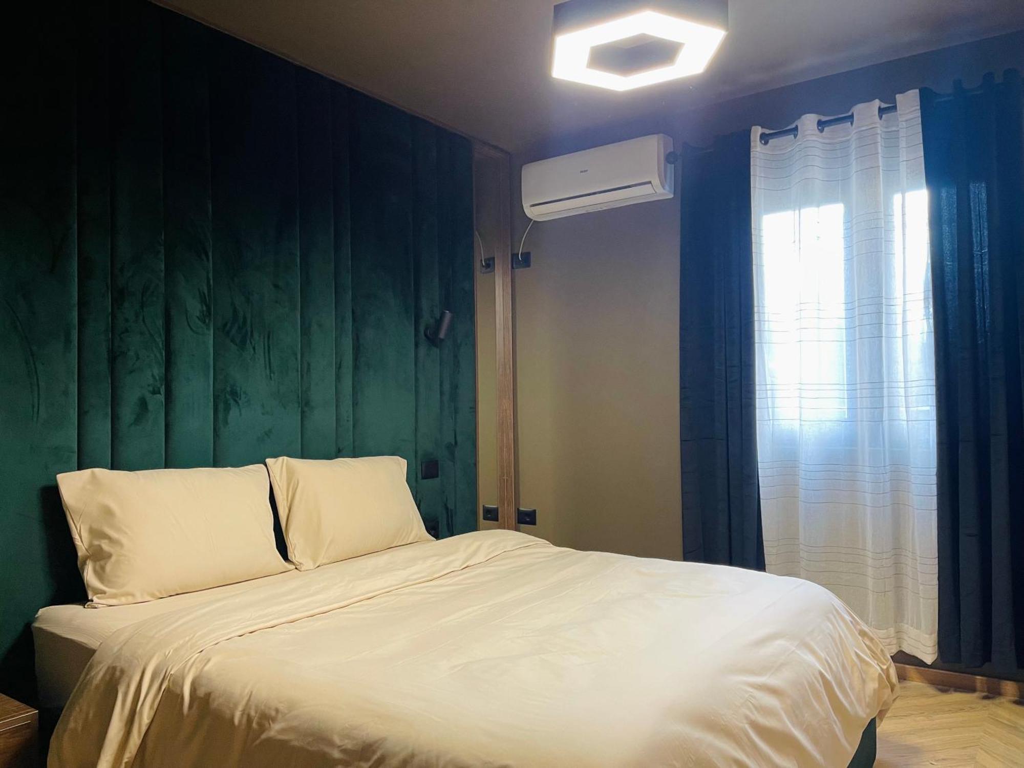 Dea'S Apartment: Hidden Gem Tiranë Ngoại thất bức ảnh